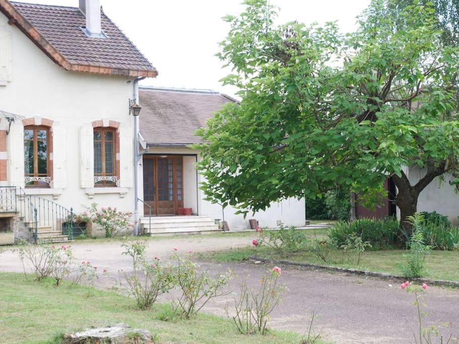 Maison Au Calme Avec Jardin A 5 Min De Tournus Cuisery Bagian luar foto